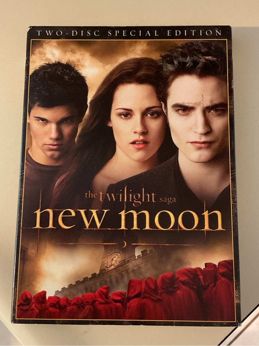 Twilight Saga 5 DVD Set: Twilight, New Moon, Eclipse, Breaking Dawn Parts 1 & 2 - Picture 7 of 17